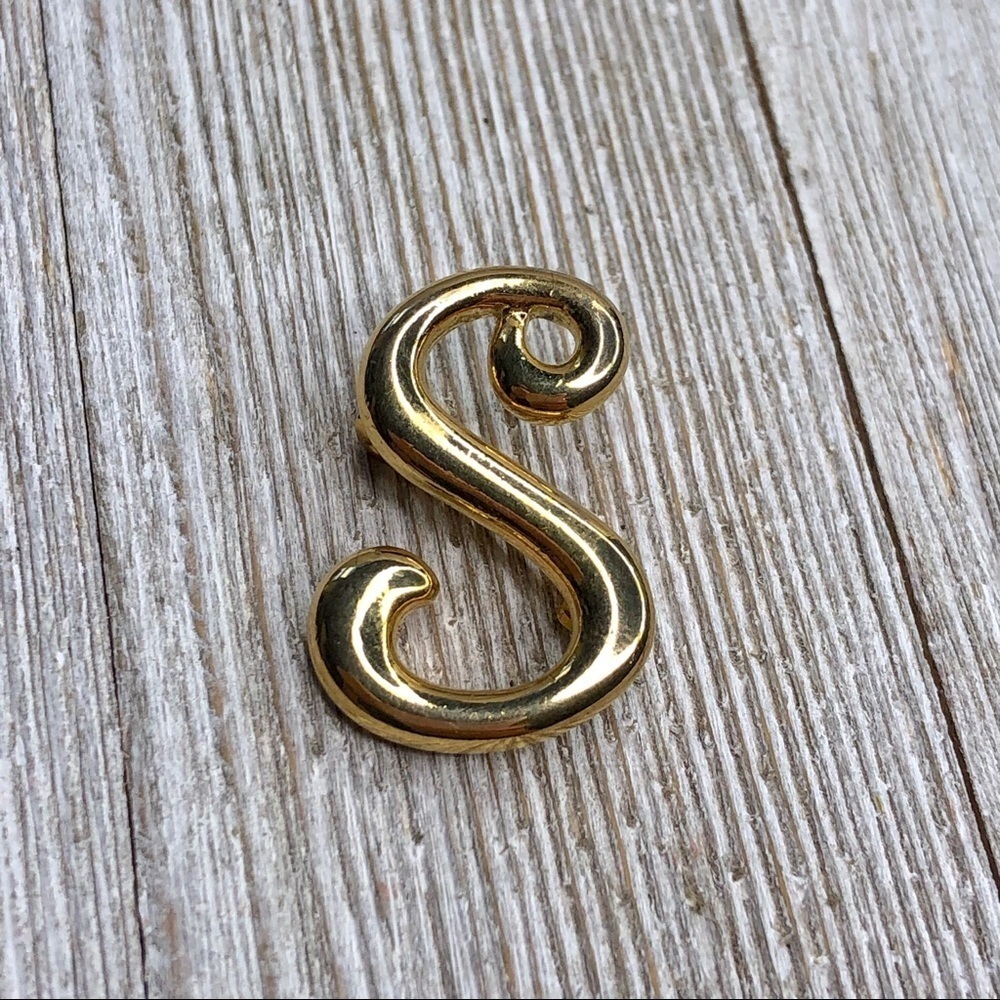 Vintage Gold S Initial Cursive Pin